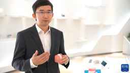 让更多千里马竞相奔腾于伟大时代 ——以习近平同志为核心的党中央引领推动人才工作纪实