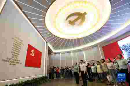 百年初心成大道　万里征程作雄行——以习近平同志为核心的党中央领导开展党史学习教育纪实