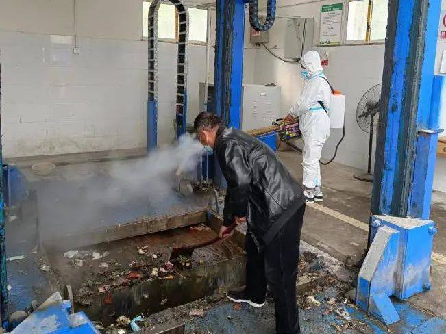 唐河环卫:加大环卫基础设施消杀力度,保障群众出行安全