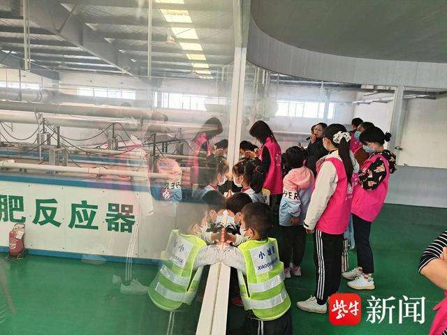 苏州临湖镇开展环卫开放日活动