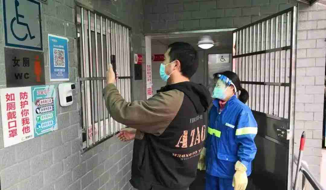 织密“防疫网”！宝山环卫“码”上行动