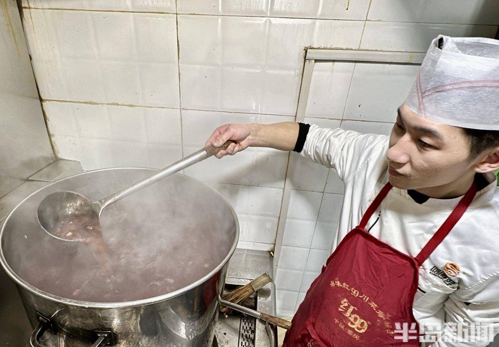 一碗腊八粥，温暖环卫工
