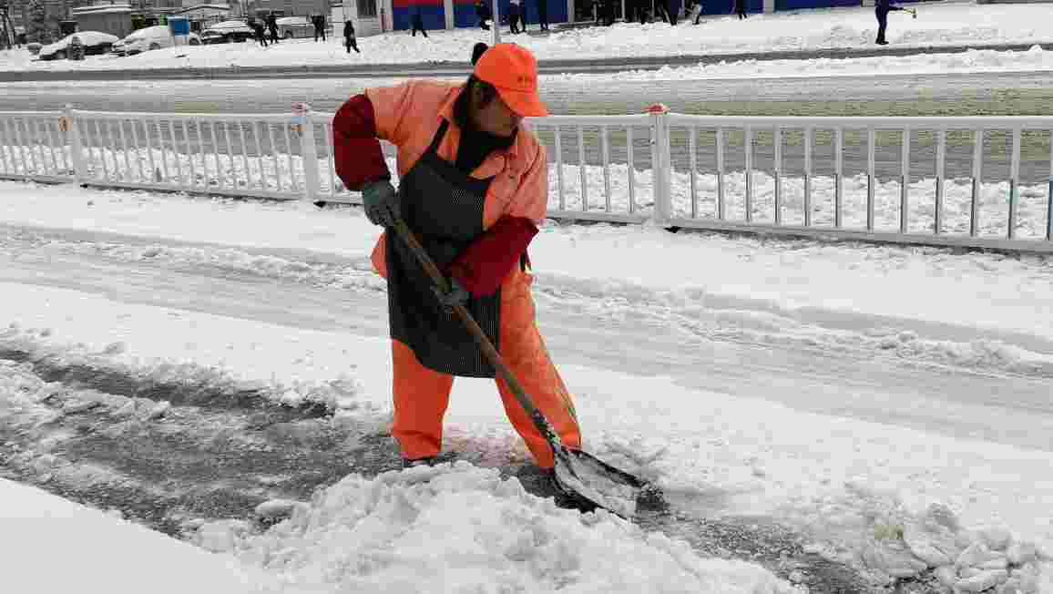 衡水市环卫中心：全力以赴清雪除冰保畅通