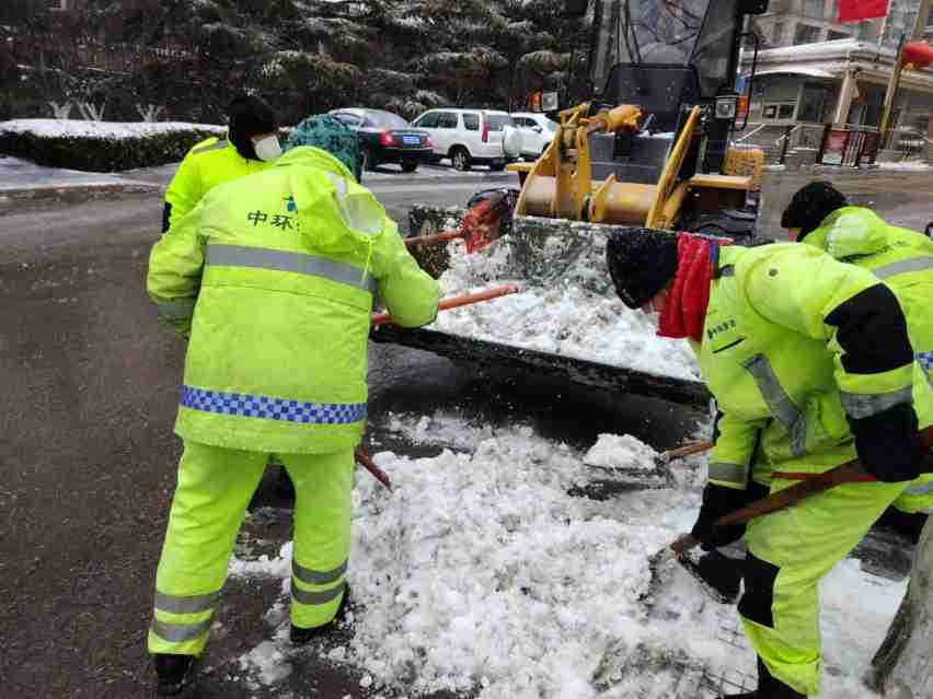 20小时，“热辣滚烫”战风雪！济南4.5万人次环卫工人彻夜奋战
