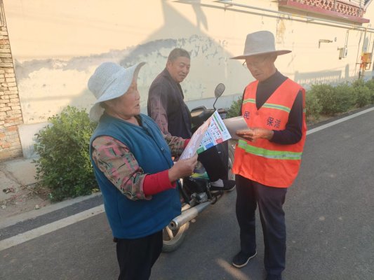 济南市莱芜区寨里镇：入户宣传垃圾分类，共筑绿色家园