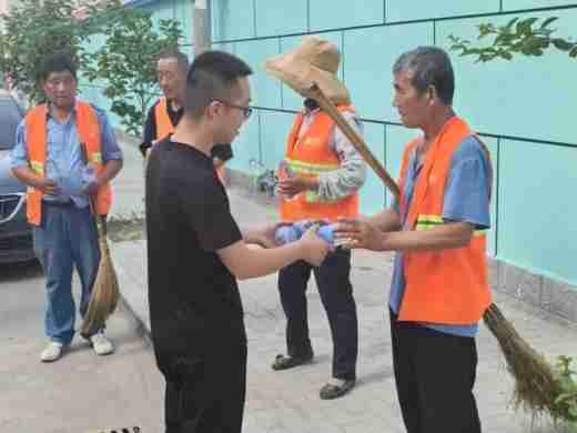 保定城管系统多措并举保障环卫人员高温下作业安全