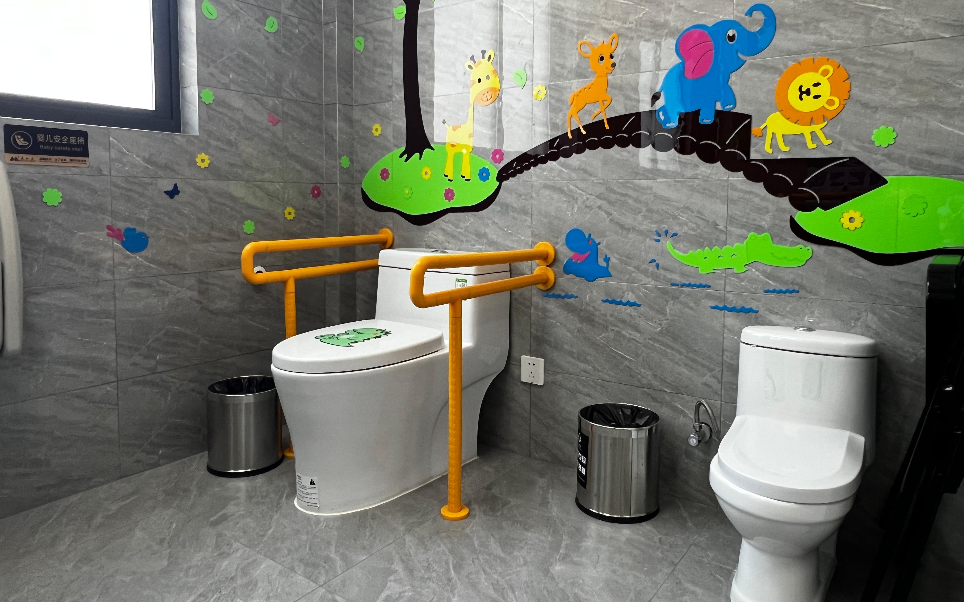 持续聚焦“一老一小”高品质如厕——本市“环卫公厕适老化适幼化改造”为民实事项目再启航