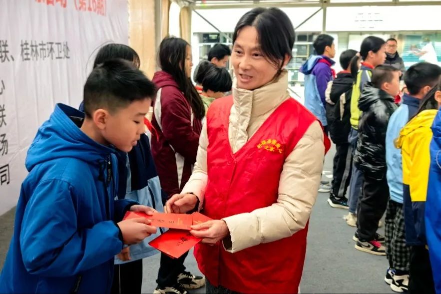 关爱环卫工人子女 携手助力逐梦前行