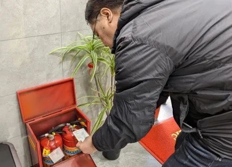 排查环卫景观安全隐患 他们守护绿容安全防线