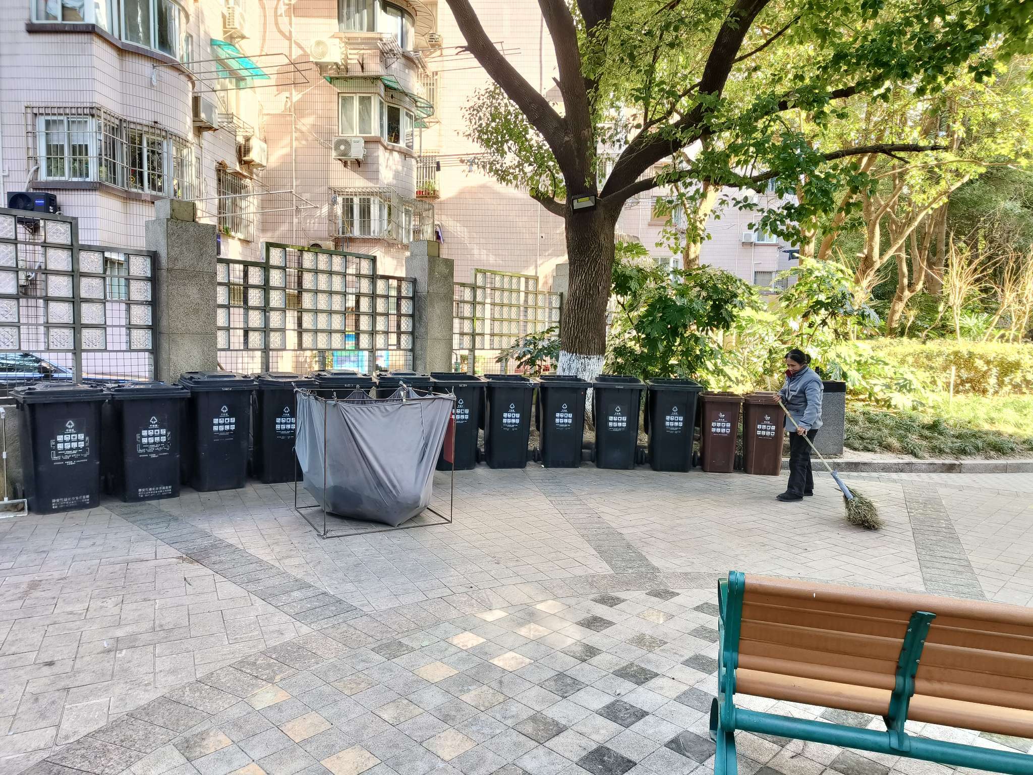 从“脏乱差”到“洁净美”，这个小区垃圾分类的华丽转身