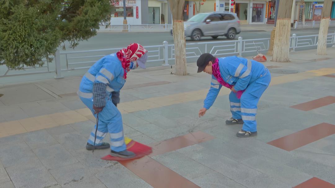 敦煌：  环卫人春节坚守  为城市 “净 新”护航