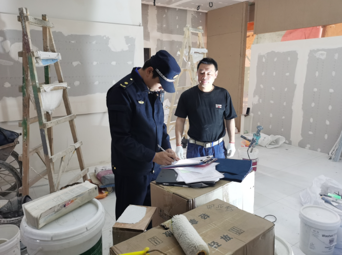 北站城管高效联动破难题，“多格合一”治理建筑垃圾乱象