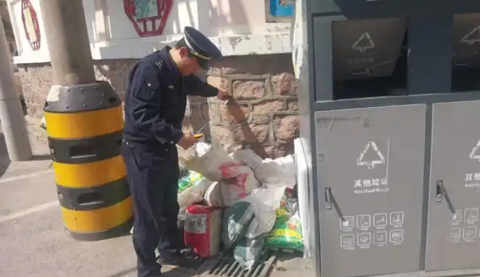 零容忍！八大关街道中队快速查处乱倒建筑垃圾行为