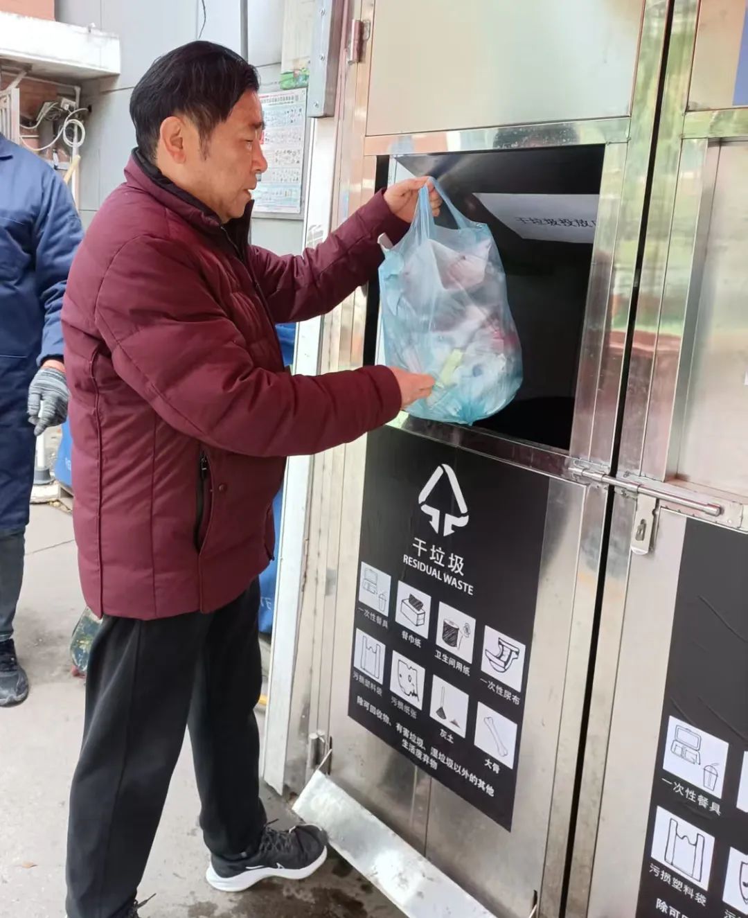 智慧治理绣出“新图景”！这个小区让垃圾分类提质增效
