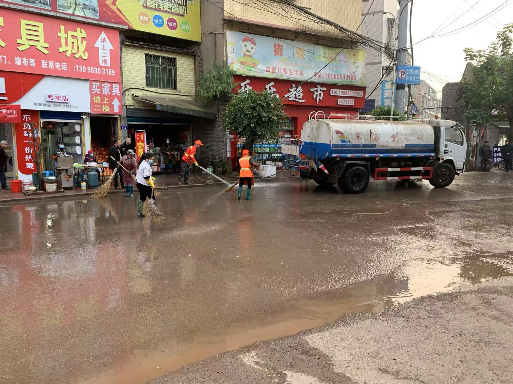 邻水县高滩镇“环卫新招”点亮乡村新生活