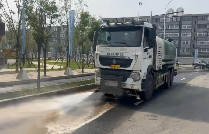 沈阳组织全市环卫部门多举措筑牢 “清凉防线”