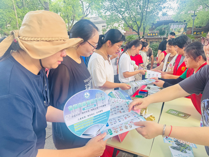 “暑”你们最美！南街街道致敬高温下垃圾分类一线工作者