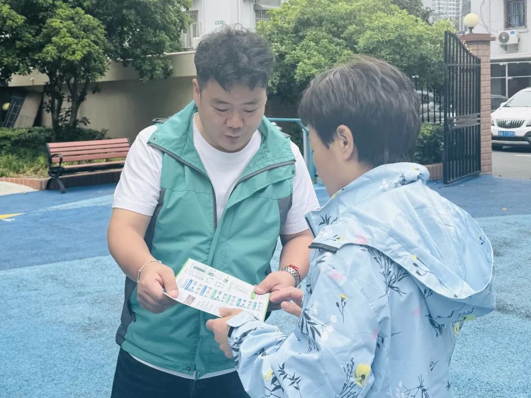 普陀区创新推出装修垃圾“一键直约清运”模式，开启“指尖清运”全新服务