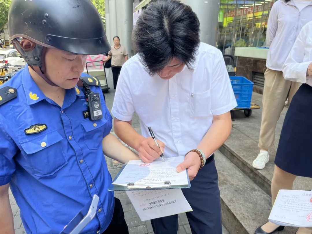 高温天生活垃圾成居民“痛点”？TA们开展专项整治行动