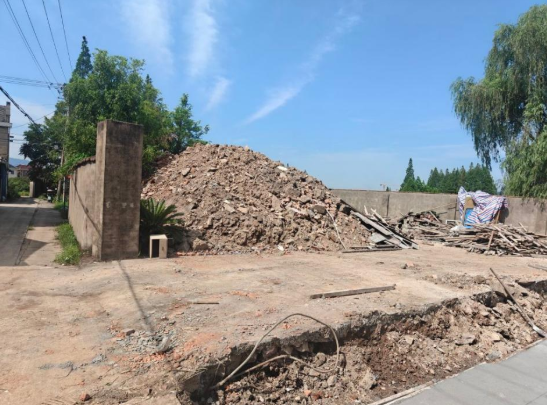 浙江余姚查处一起自建房建筑垃圾违规处置案件