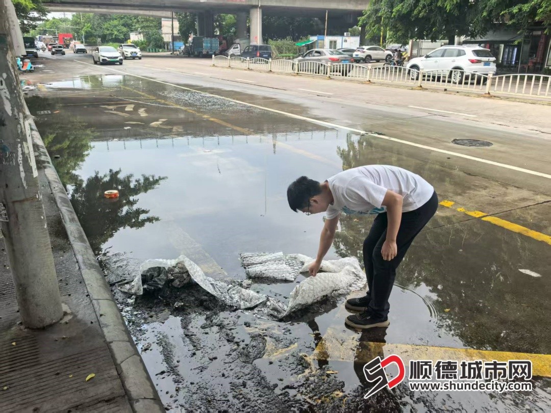纪实 | 顺德城管：双线作战显担当 织密疫情“环卫防线”
